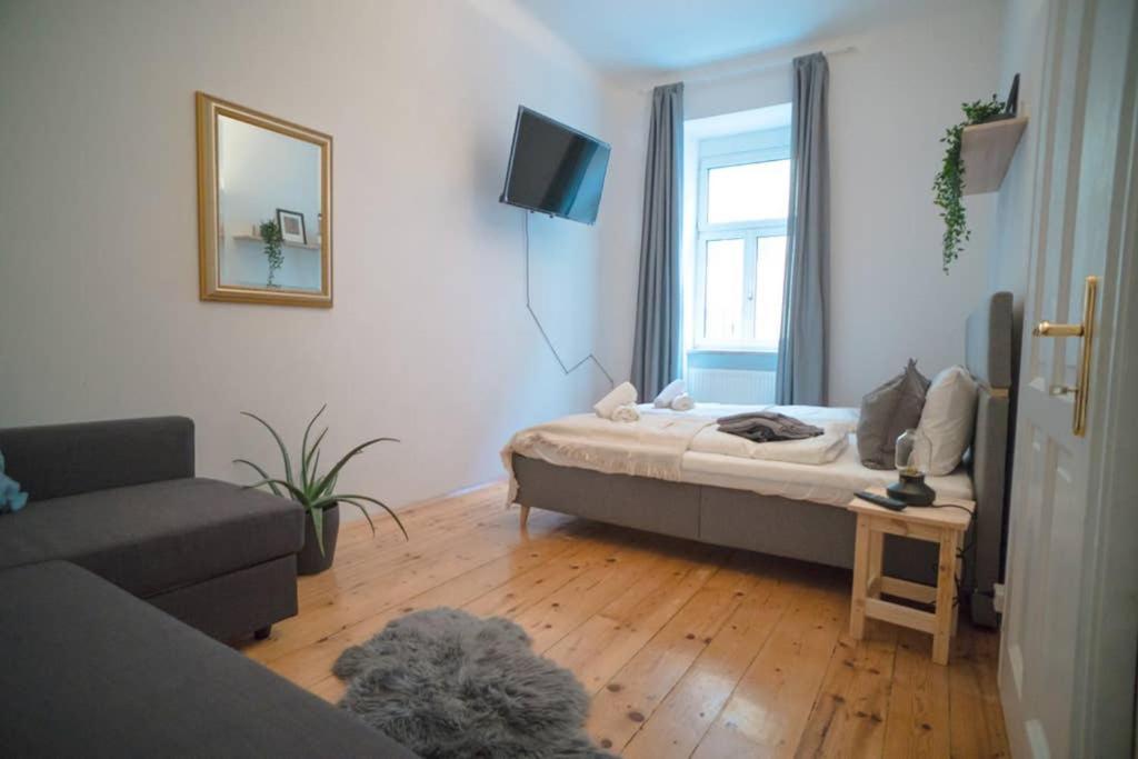 Cosy And Spacious Apartment In The Heart Of Инсбрук Экстерьер фото
