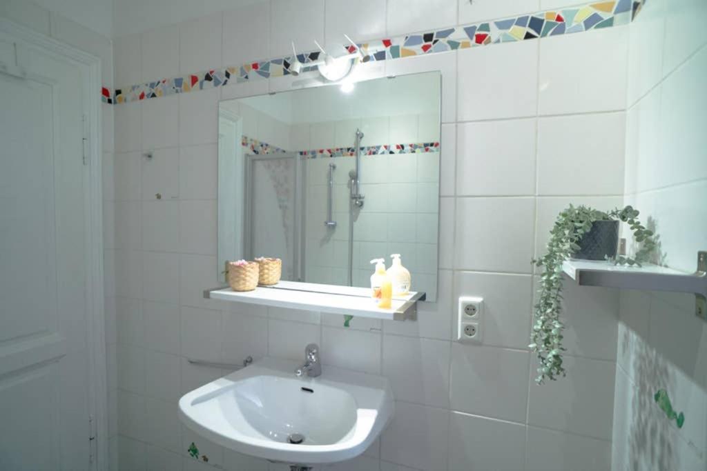Cosy And Spacious Apartment In The Heart Of Инсбрук Экстерьер фото