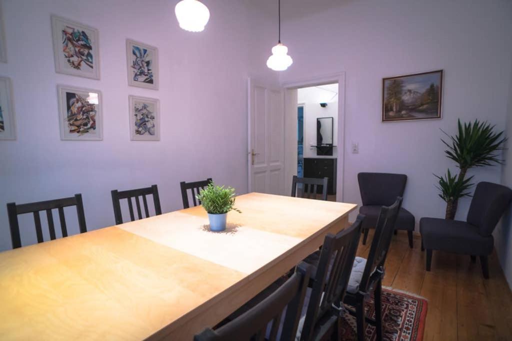 Cosy And Spacious Apartment In The Heart Of Инсбрук Экстерьер фото